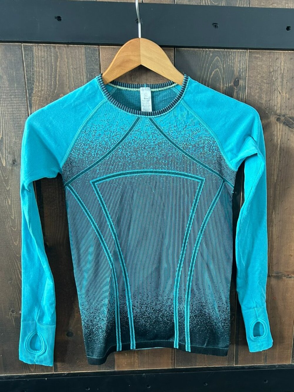Ivivva Teal and Black Ombré Long Sleeve Tee Girls Size 12